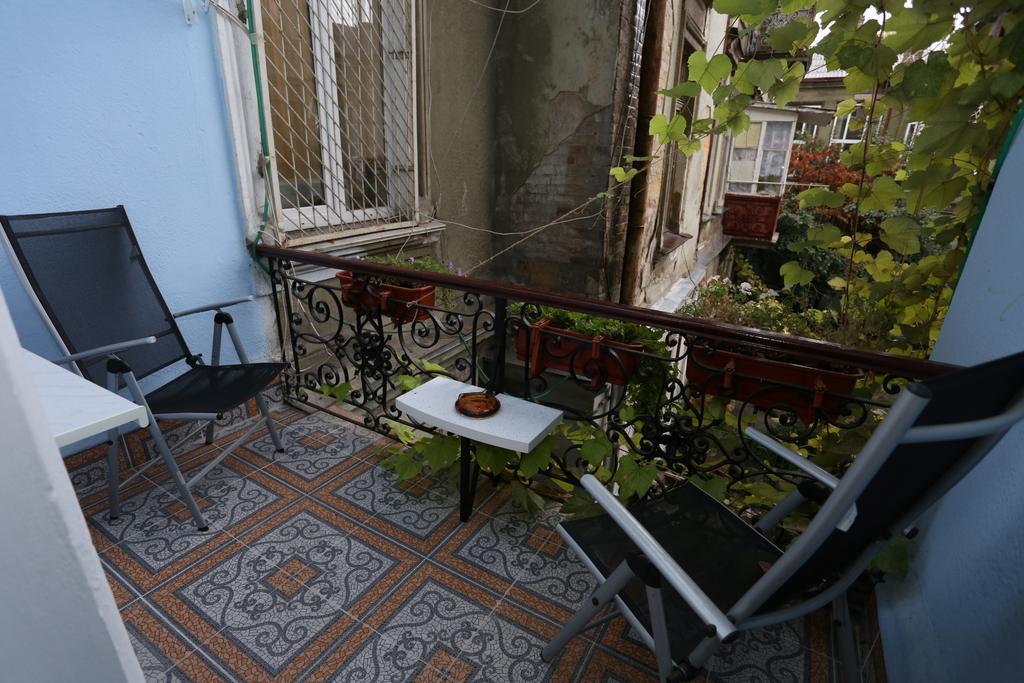 Apartment On Bunina 28 *